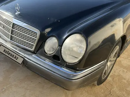 Mercedes-Benz E 320 1998 года за 2 000 000 тг. в Жанаозен – фото 13