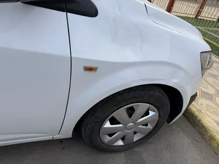 Chevrolet Aveo 2013 года за 3 300 000 тг. в Караганда – фото 3