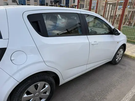 Chevrolet Aveo 2013 года за 3 300 000 тг. в Караганда – фото 2