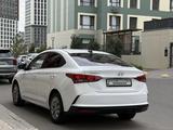 Hyundai Accent 2022 года за 6 200 000 тг. в Астана – фото 3