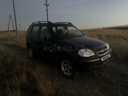 Chevrolet Niva 2014 года за 3 245 000 тг. в Актобе – фото 2