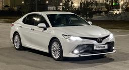 Toyota Camry 2019 года за 14 500 000 тг. в Туркестан – фото 2