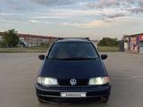 Volkswagen Sharan 1996 годаfor2 000 000 тг. в Уральск – фото 2
