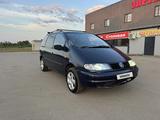 Volkswagen Sharan 1996 годаfor2 000 000 тг. в Уральск
