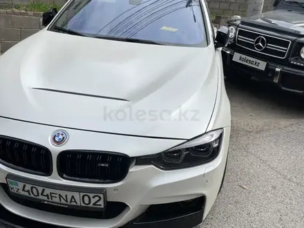 BMW 340 2017 года за 21 900 000 тг. в Алматы – фото 32