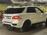 Mercedes-Benz ML 63 AMG 2013 года за 22 000 000 тг. в Актау