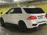 Mercedes-Benz ML 63 AMG 2013 года за 22 000 000 тг. в Актау – фото 2