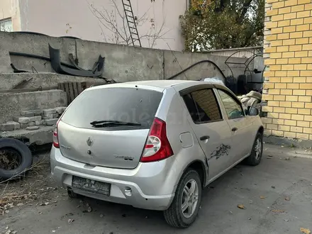 Renault Sandero 2013 года за 1 200 000 тг. в Семей – фото 2