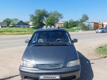 Honda Shuttle 2000 года за 3 500 000 тг. в Алматы