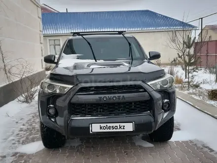 Toyota 4Runner 2017 года за 24 000 000 тг. в Актау – фото 2