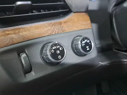Cadillac Escalade 2017 года за 18 400 000 тг. в Астана – фото 18