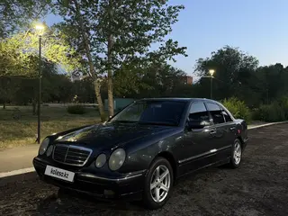 Mercedes-Benz E 280