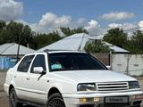 Volkswagen Vento 1995 годаfor1 300 000 тг. в Аягоз