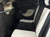 Renault Logan 2015 года за 2 500 000 тг. в Атырау – фото 5