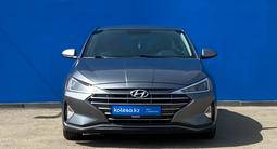 Hyundai Elantra 2018 года за 8 580 000 тг. в Алматы – фото 2