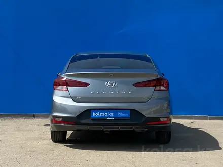 Hyundai Elantra 2018 года за 8 580 000 тг. в Алматы – фото 4