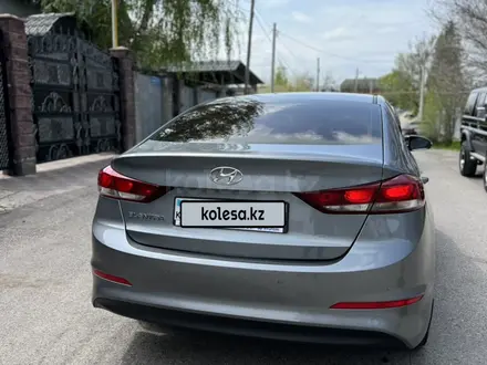 Hyundai Elantra 2018 года за 7 500 000 тг. в Алматы – фото 2