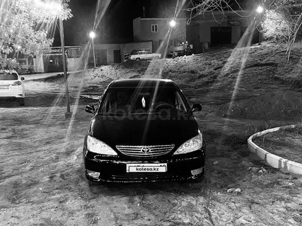 Toyota Camry 2005 года за 5 000 000 тг. в Семей – фото 11