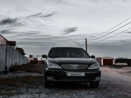 Toyota Camry 2005 года за 5 000 000 тг. в Семей – фото 2
