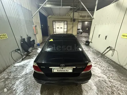 Toyota Camry 2005 года за 5 000 000 тг. в Семей – фото 4
