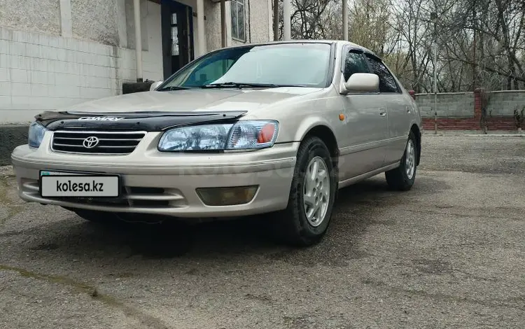 Toyota Camry 2001 годаүшін3 500 000 тг. в Алматы
