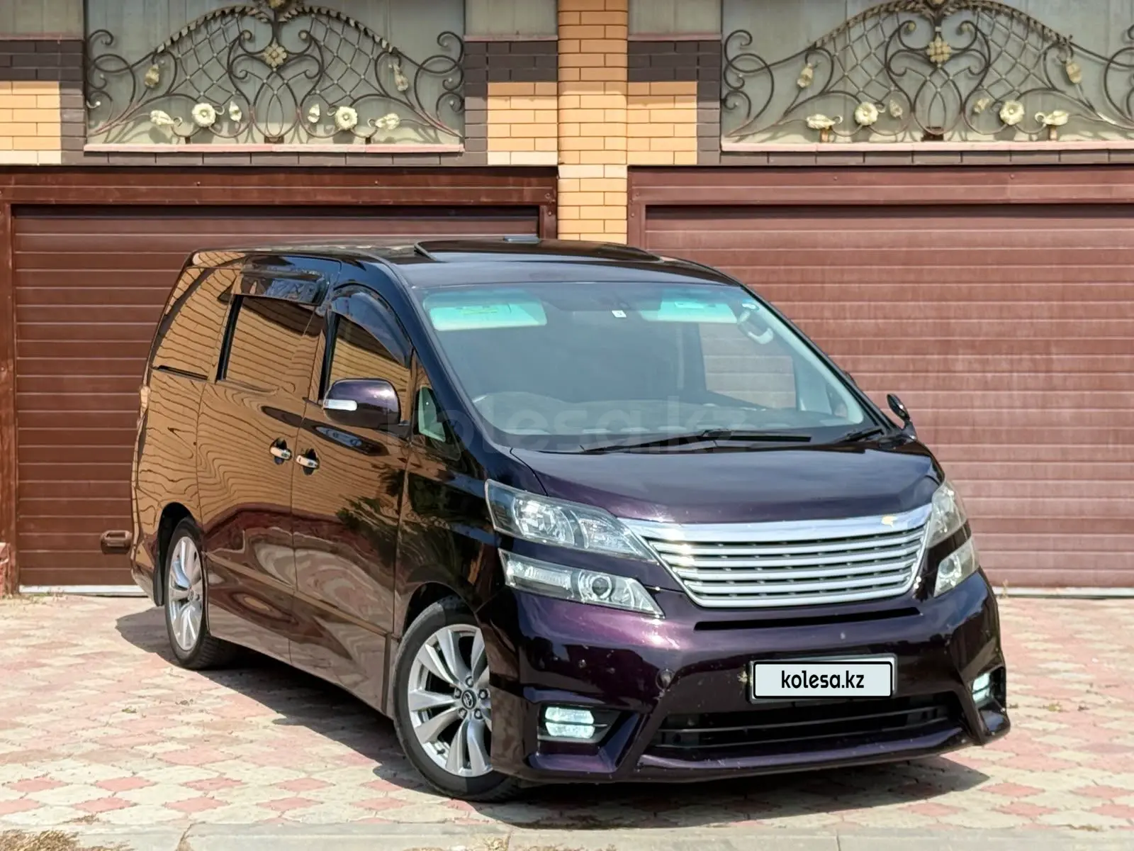 Toyota Alphard, 2009