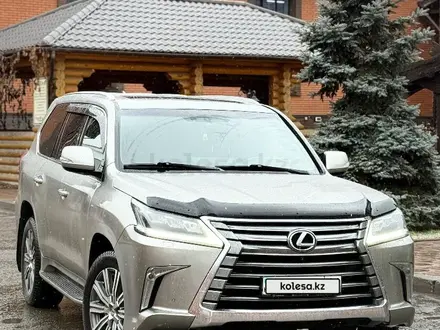 Lexus LX 570 2016 года за 38 000 000 тг. в Астана