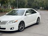 Toyota Camry 2011 года за 8 200 000 тг. в Алматы – фото 2