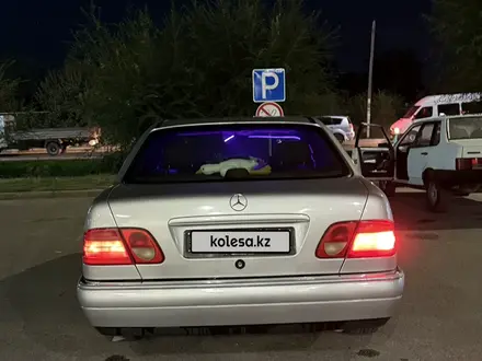 Mercedes-Benz E 230 1996 года за 2 300 000 тг. в Алматы – фото 20