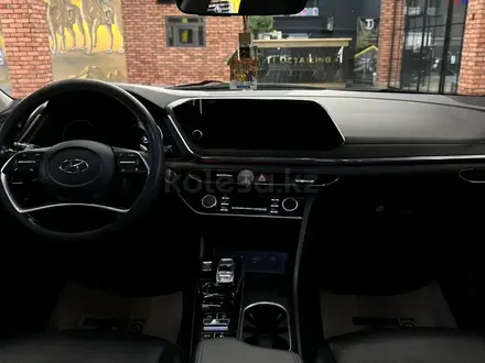 Hyundai Sonata 2021 года за 11 500 000 тг. в Атырау – фото 9