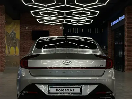 Hyundai Sonata 2021 года за 11 500 000 тг. в Атырау – фото 3