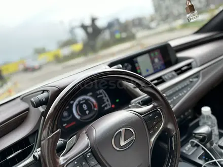 Lexus ES 250 2019 года за 22 600 000 тг. в Алматы – фото 11