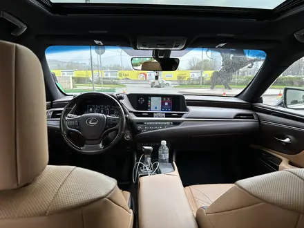 Lexus ES 250 2019 года за 22 600 000 тг. в Алматы – фото 13