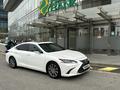 Lexus ES 250 2019 года за 22 600 000 тг. в Алматы – фото 4