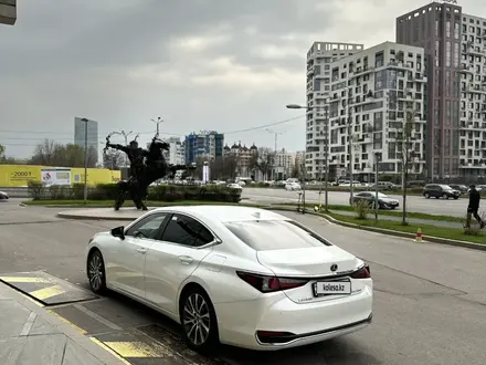 Lexus ES 250 2019 года за 22 600 000 тг. в Алматы – фото 7