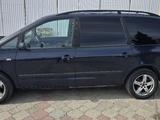SEAT Alhambra 2005 года за 3 000 000 тг. в Костанай – фото 3