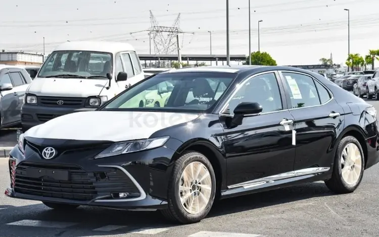 Toyota Camry 2023 года за 15 600 000 тг. в Семей