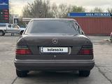 Mercedes-Benz E 280 1993 года за 2 950 000 тг. в Алматы – фото 4