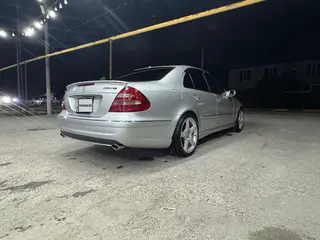 Mercedes-Benz E 320