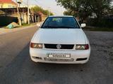 Volkswagen Polo 1999 года за 1 200 000 тг. в Шымкент – фото 2