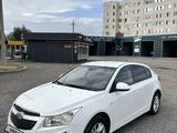 Chevrolet Cruze 2013 года за 3 500 000 тг. в Астана – фото 2