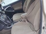 Toyota RAV4 2007 годаfor4 650 000 тг. в Актобе – фото 4