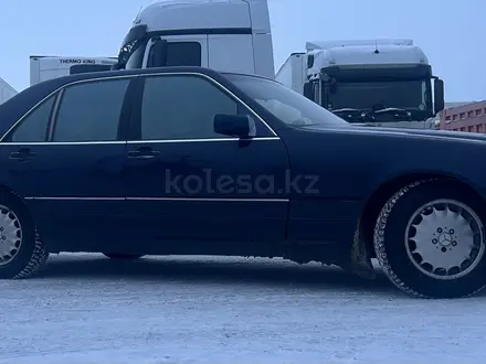 Mercedes-Benz S 320 1995 года за 3 200 000 тг. в Караганда – фото 2