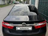 Toyota Camry 2013 года за 9 000 000 тг. в Экибастуз – фото 2
