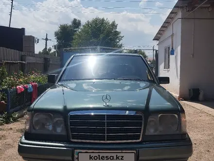 Mercedes-Benz E 220 1994 года за 2 300 000 тг. в Кулан