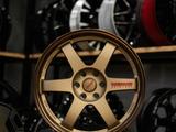 RAYS Volk Racing TE37 R18 6x114.3 за 300 000 тг. в Алматы