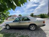 Mercedes-Benz E 220 1993 годаfor2 100 000 тг. в Талдыкорган – фото 4