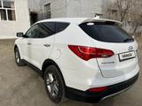 Hyundai Santa Fe 2014 года за 9 500 000 тг. в Актобе – фото 3