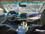 Toyota Camry 2003 года за 4 500 000 тг. в Усть-Каменогорск – фото 2