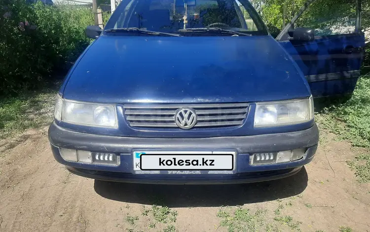 Volkswagen Passat 1995 года за 1 300 000 тг. в Уральск